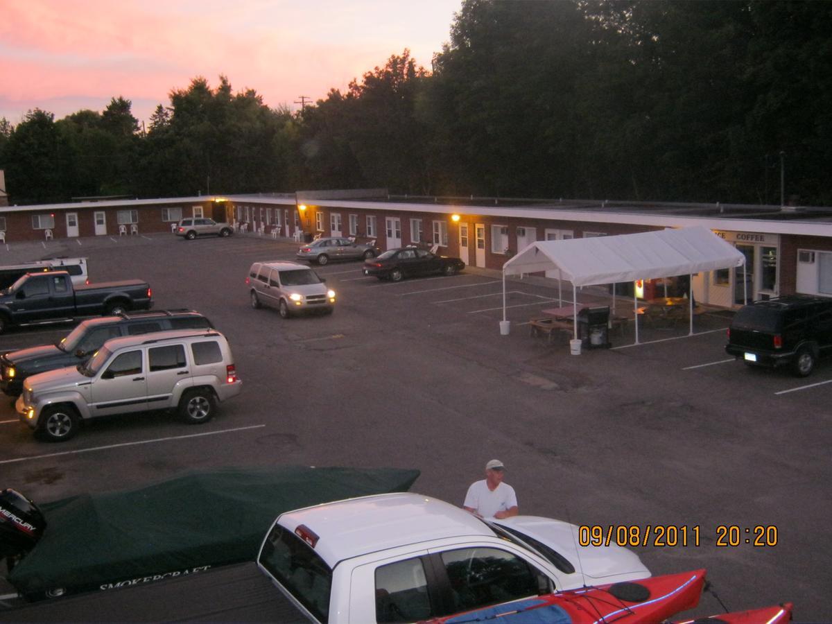 Budget Host Crestview Inn Sault Ste. Marie Exterior photo